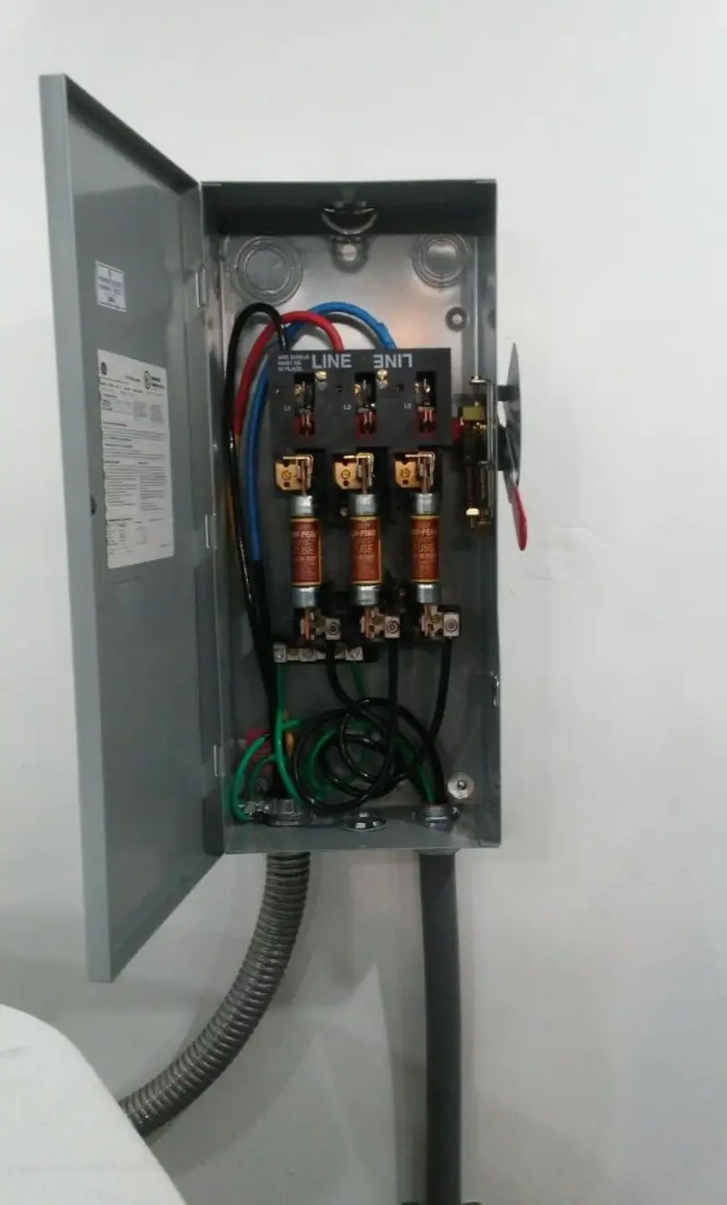 Three-phase disconnect switch installed for Smoke Detector Installation in Northwood